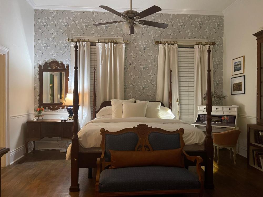 Triple Room with Shared Bathroom interior